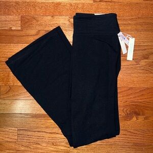 Victorias Secret NWT Flare Yoga Pants